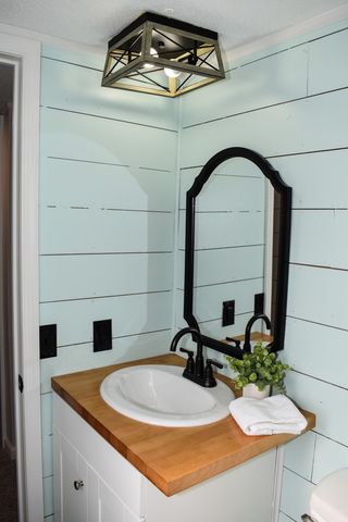 9968 Hardwick Rd., Nichols, SC 29581