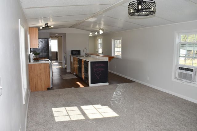 9968 Hardwick Rd., Nichols, SC 29581