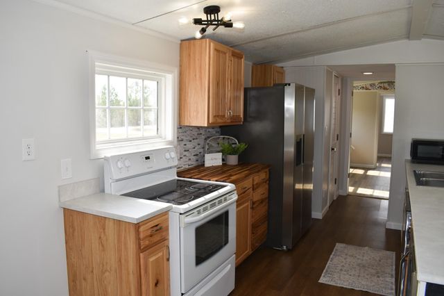 9968 Hardwick Rd., Nichols, SC 29581