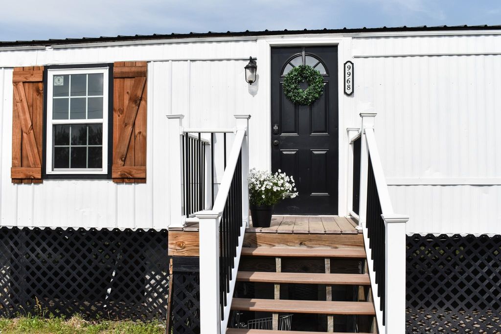 9968 Hardwick Rd., Nichols, SC 29581