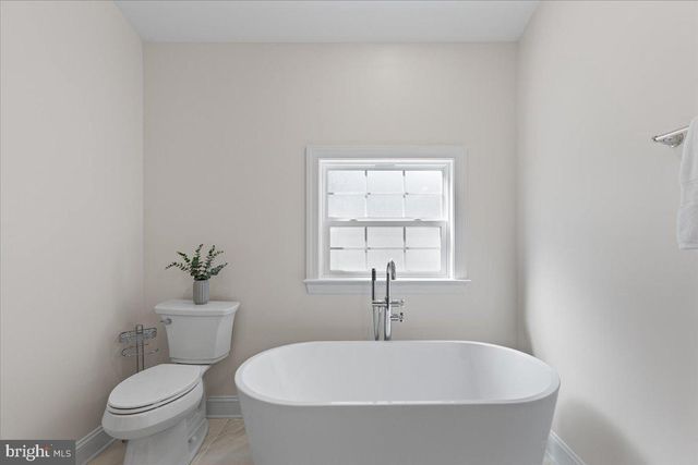 2825 RIDGE RD, Huntingtown, MD 20639