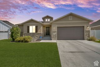 2462 N HOODED CRANE CIR, Clinton, UT 84015