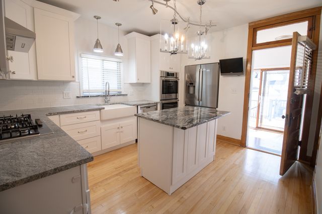 6840 30th Street, Berwyn, IL 60402