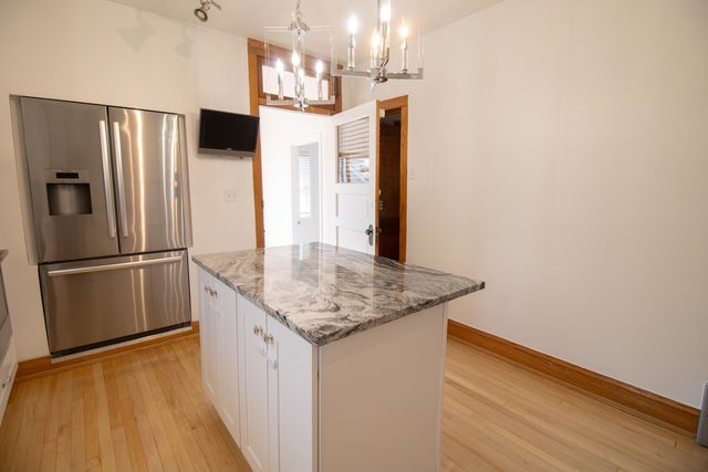 6840 30th Street, Berwyn, IL 60402