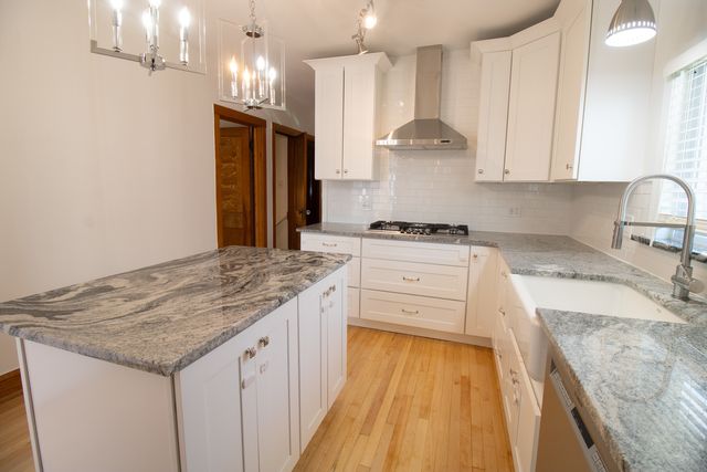 6840 30th Street, Berwyn, IL 60402