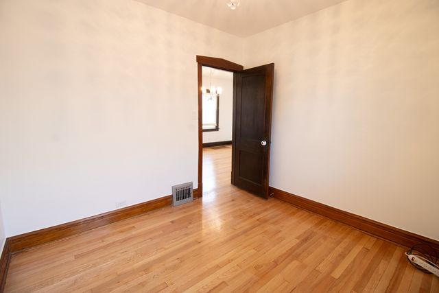 6840 30th Street, Berwyn, IL 60402