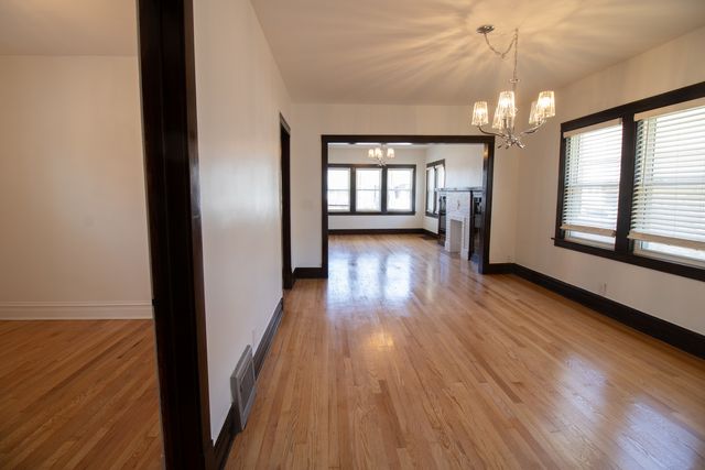 6840 30th Street, Berwyn, IL 60402