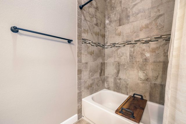 9142 Parkview Circle, Tolar, TX 76476