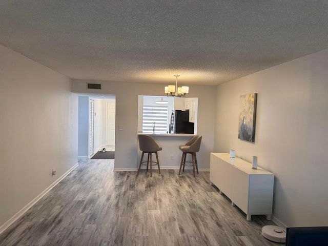 7287 S Devon Drive 109, Tamarac, FL 33321