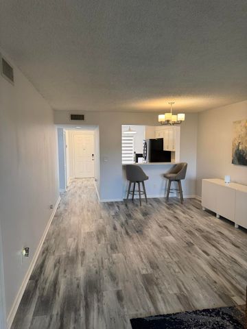 7287 S Devon Drive 109, Tamarac, FL 33321