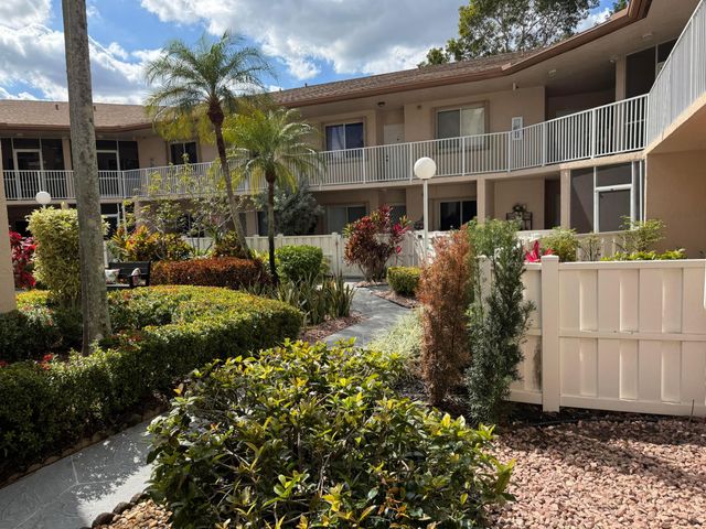 7287 S Devon Drive 109, Tamarac, FL 33321