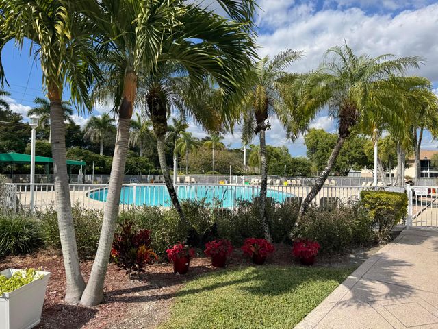 7287 S Devon Drive 109, Tamarac, FL 33321