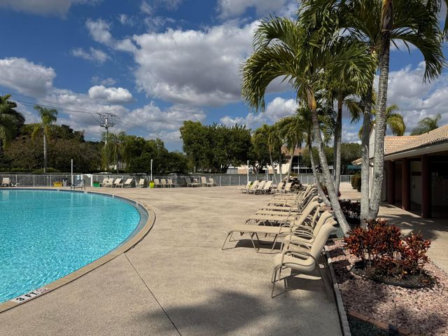 7287 S Devon Drive 109, Tamarac, FL 33321