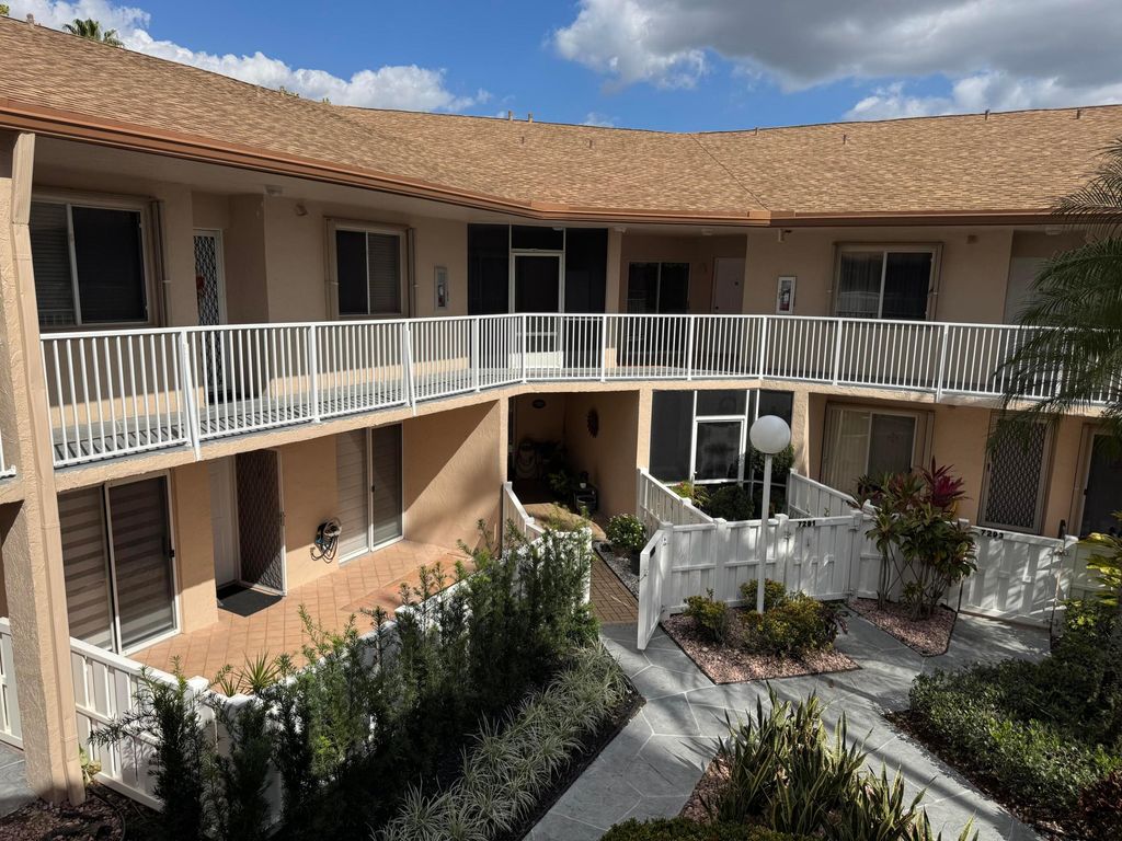 7287 S Devon Drive 109, Tamarac, FL 33321