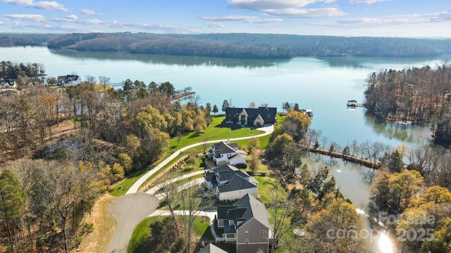 128 Summer Shoal Place, Belmont, NC 28012