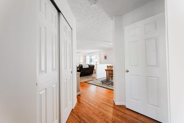 1948 Mayflower Circle, Grove City, OH 43123