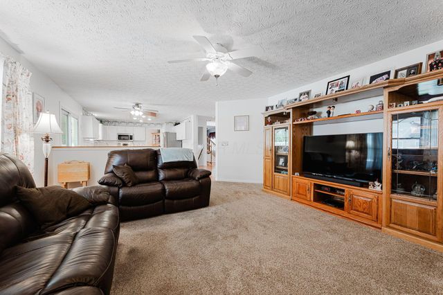 1948 Mayflower Circle, Grove City, OH 43123