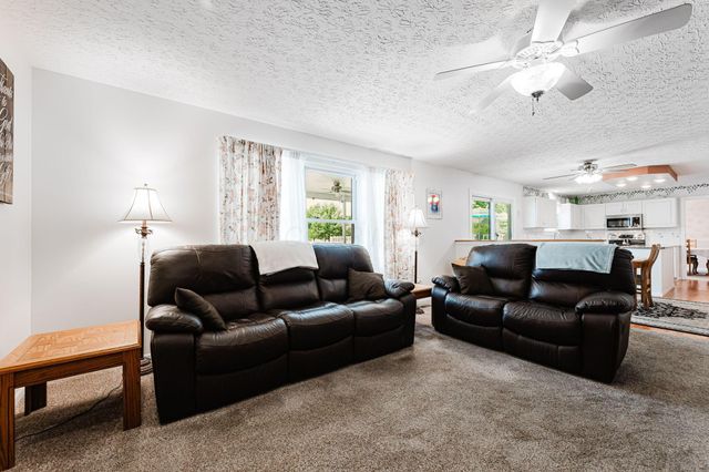 1948 Mayflower Circle, Grove City, OH 43123