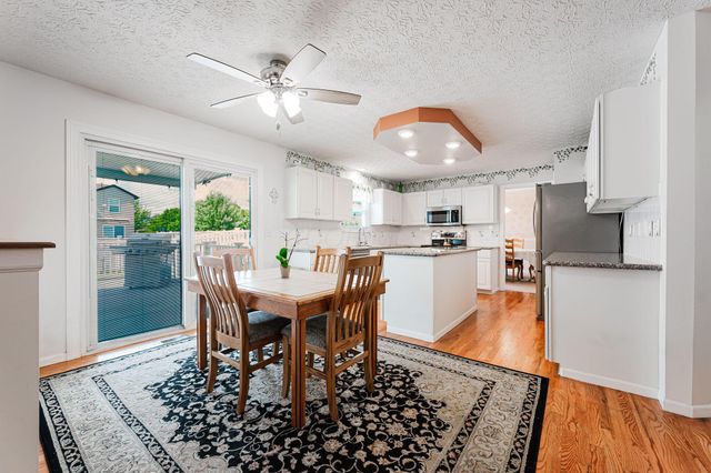 1948 Mayflower Circle, Grove City, OH 43123