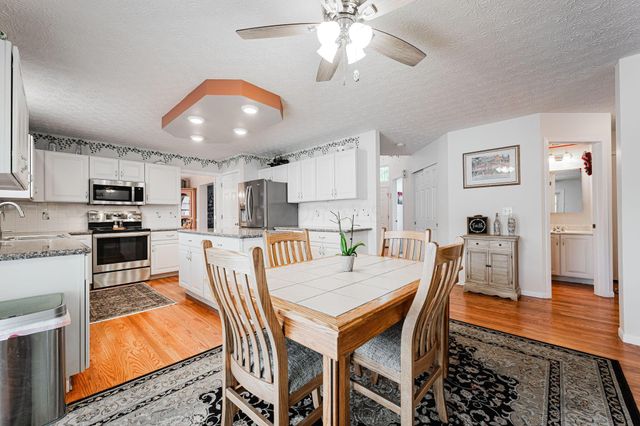 1948 Mayflower Circle, Grove City, OH 43123