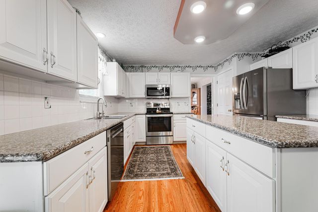 1948 Mayflower Circle, Grove City, OH 43123