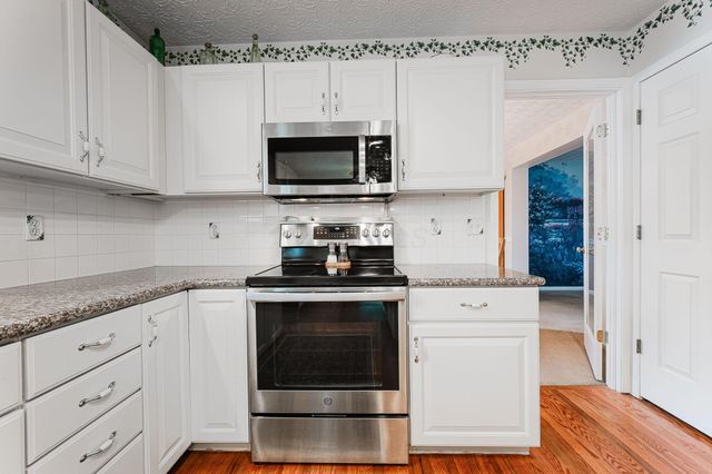 1948 Mayflower Circle, Grove City, OH 43123