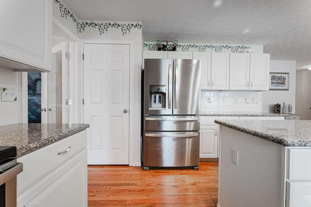 1948 Mayflower Circle, Grove City, OH 43123
