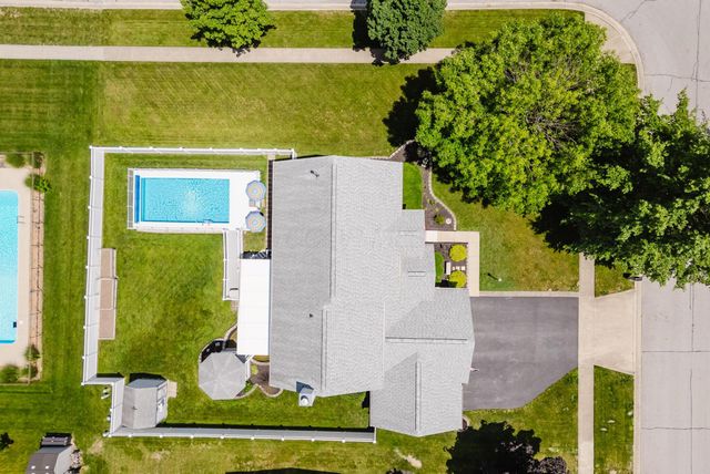1948 Mayflower Circle, Grove City, OH 43123