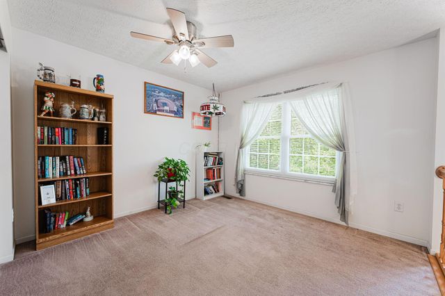1948 Mayflower Circle, Grove City, OH 43123