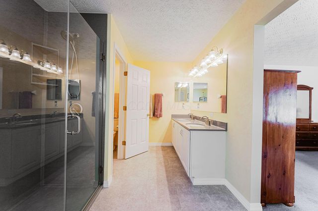1948 Mayflower Circle, Grove City, OH 43123
