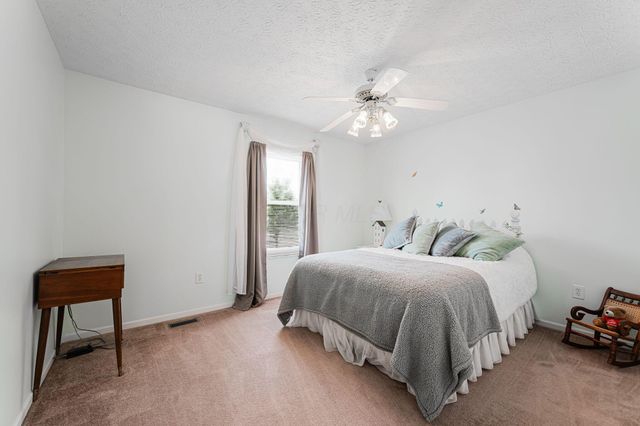 1948 Mayflower Circle, Grove City, OH 43123