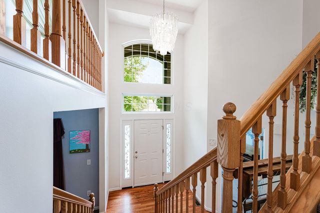 1948 Mayflower Circle, Grove City, OH 43123