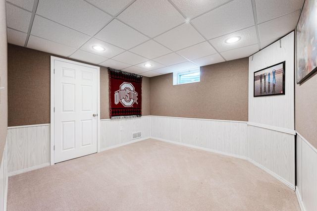 1948 Mayflower Circle, Grove City, OH 43123