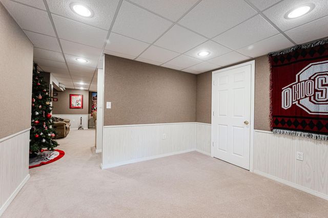1948 Mayflower Circle, Grove City, OH 43123