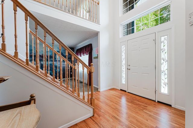 1948 Mayflower Circle, Grove City, OH 43123