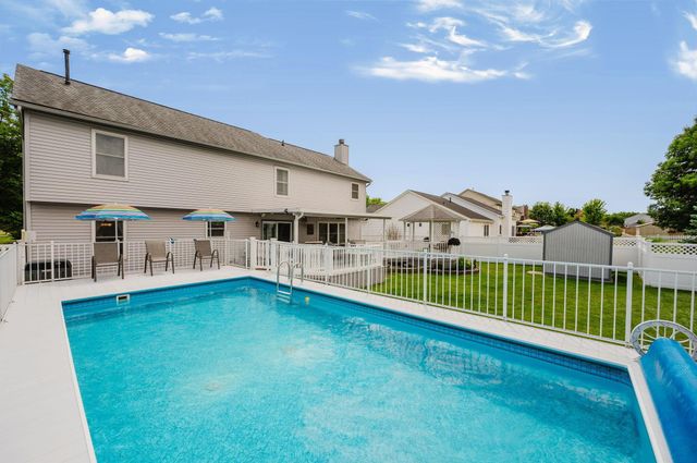 1948 Mayflower Circle, Grove City, OH 43123
