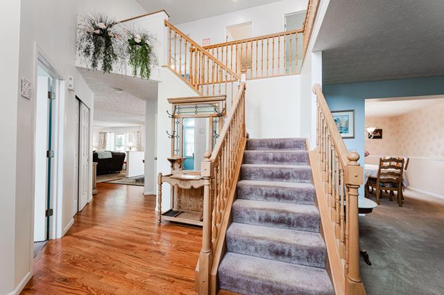 1948 Mayflower Circle, Grove City, OH 43123