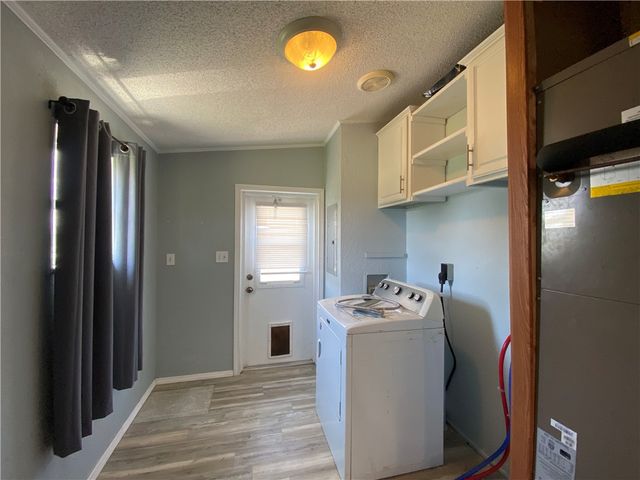 190 Lago Vista Dr, Rockport, TX 78382