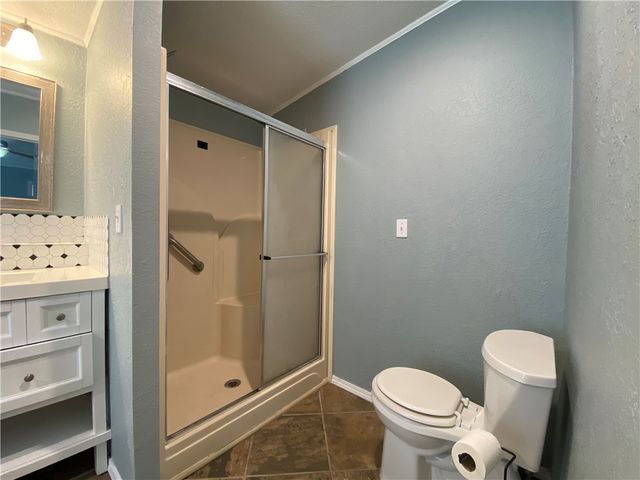 190 Lago Vista Dr, Rockport, TX 78382