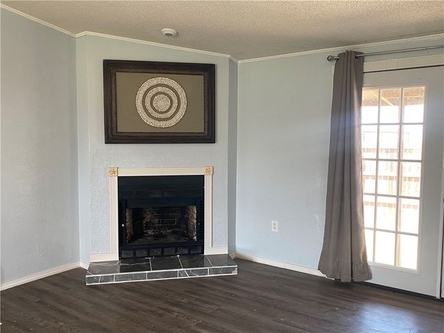 190 Lago Vista Dr, Rockport, TX 78382