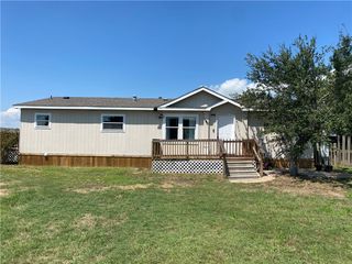 190 Lago Vista Dr, Rockport, TX 78382