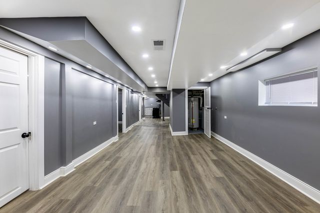 3035 N Luna Avenue, Chicago, IL 60641