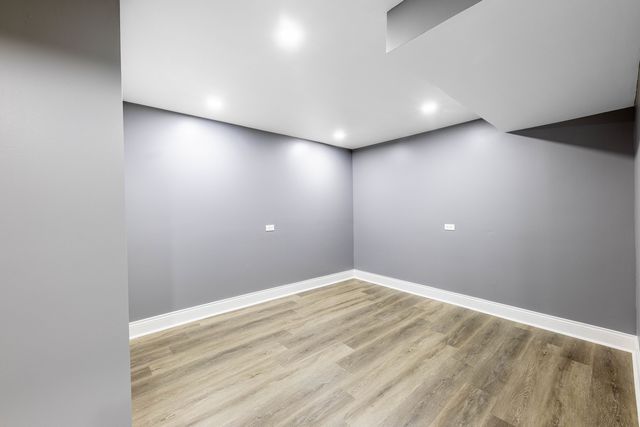 3035 N Luna Avenue, Chicago, IL 60641