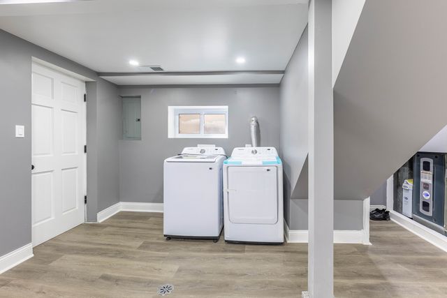 3035 N Luna Avenue, Chicago, IL 60641