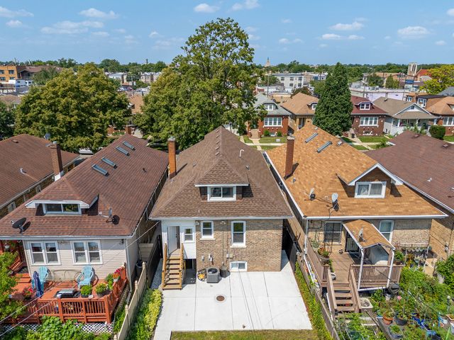 3035 N Luna Avenue, Chicago, IL 60641