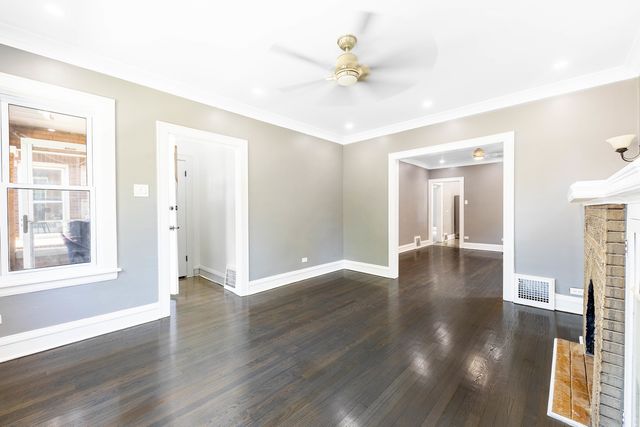 3035 N Luna Avenue, Chicago, IL 60641