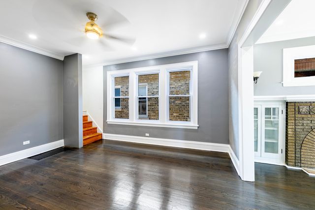 3035 N Luna Avenue, Chicago, IL 60641