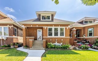 3035 N Luna Avenue, Chicago, IL 60641