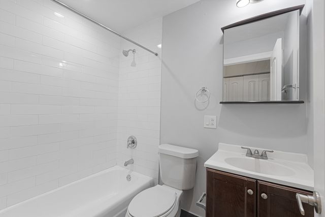 5534 N Kenmore Avenue 205, Chicago, IL 60640