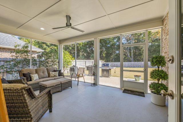 140 Raiders Trail, Valparaiso, FL 32580